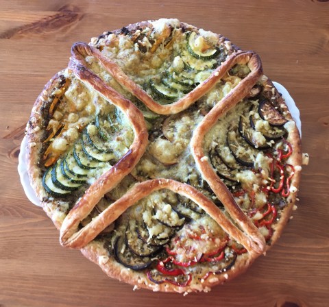 Hartige taart met groenten