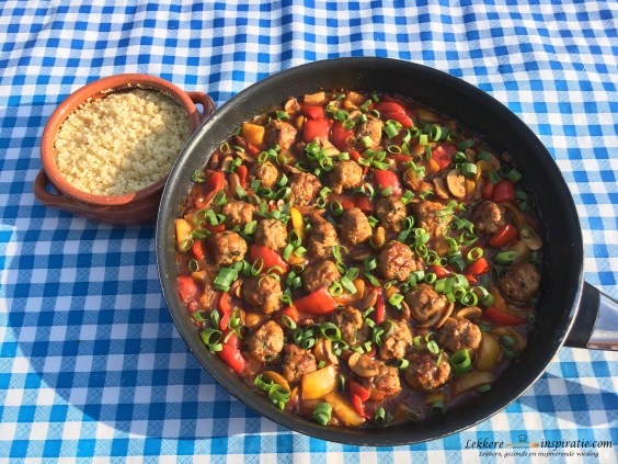 Paprika met balletjes