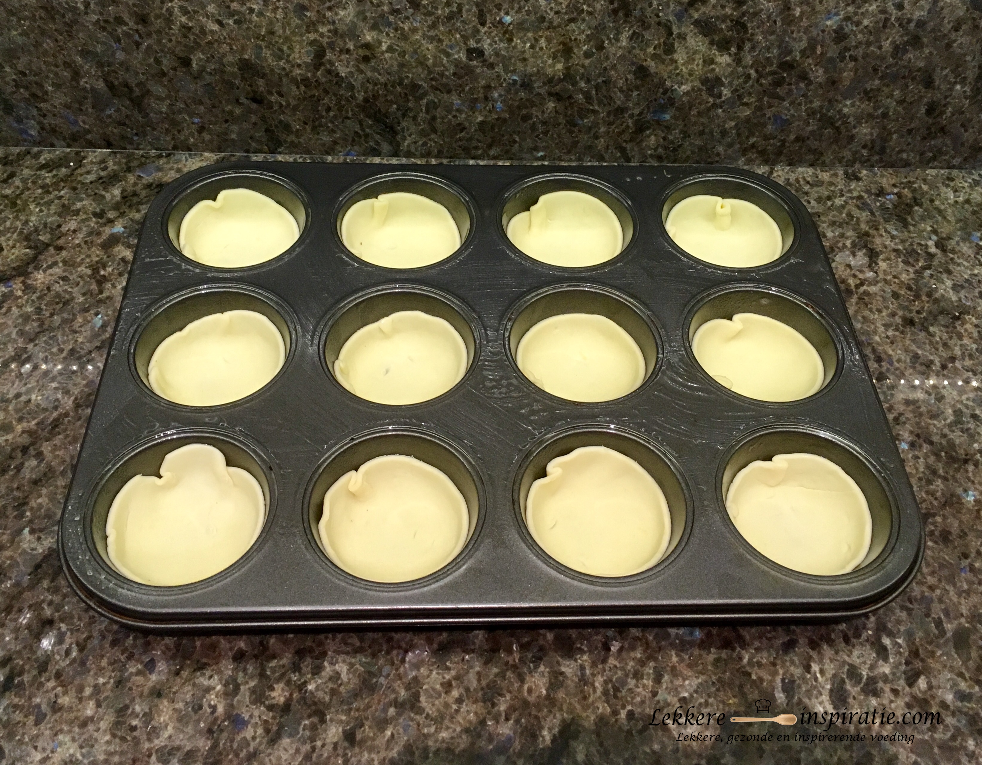 bladerdeeg in vormpjes