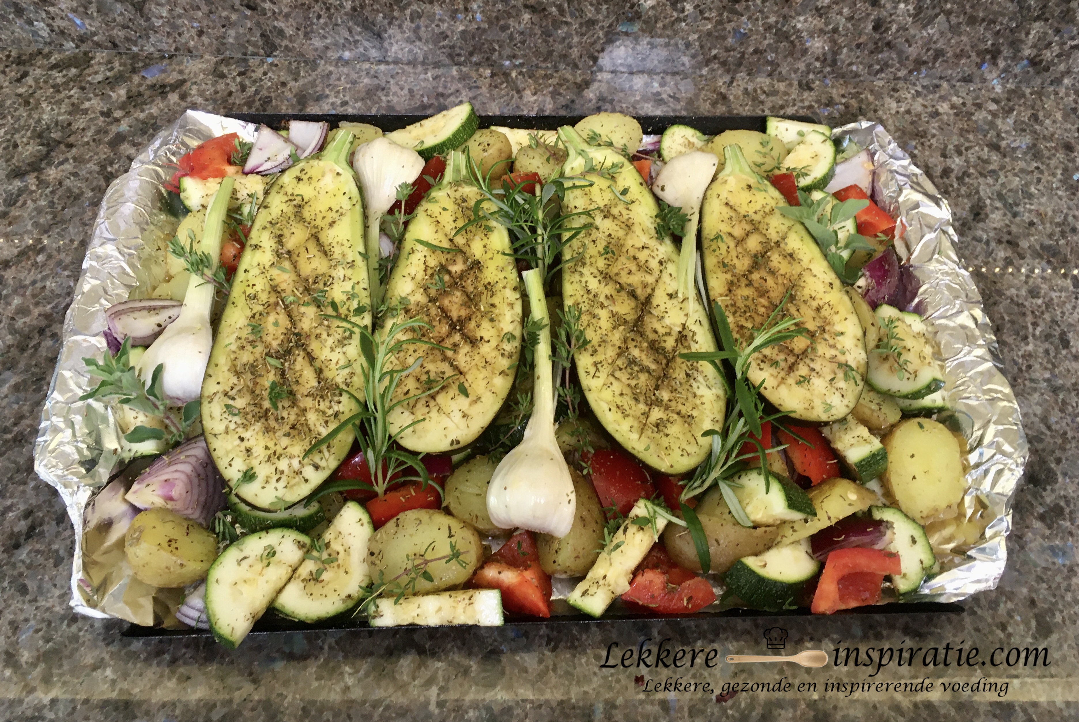 gegrilde groenteschotel rauw