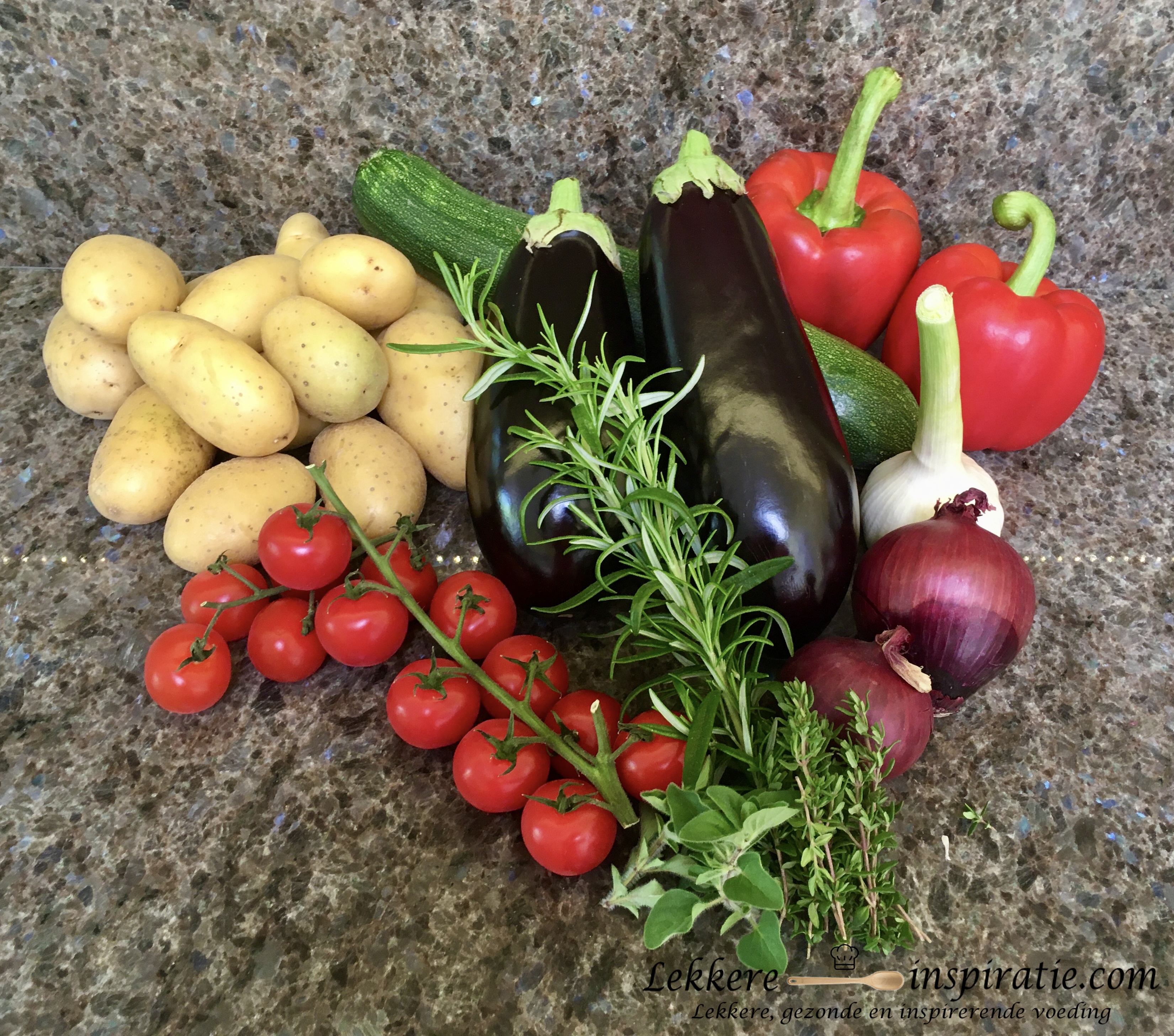 Ingrediënten gegrilde groenteschotel